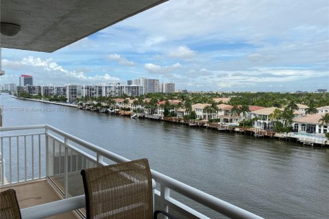 Condo in Hollywood, Florida, 1 bedroom  № 1225607 - photo 21