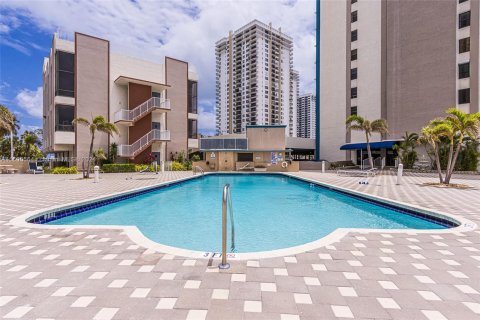 Copropriété à vendre à Hollywood, Floride: 1 chambre, 77.29 m2 № 1225607 - photo 5