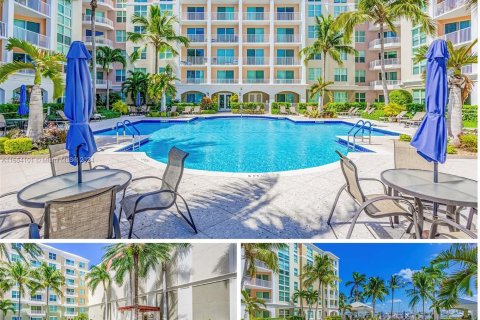 Condominio en venta en Lantana, Florida, 2 dormitorios, 117.52 m2 № 1348731 - foto 24