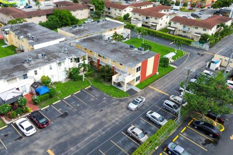 Condo in Hialeah, Florida, 1 bedroom  № 1348732 - photo 18