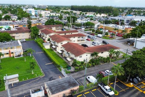 Condo in Hialeah, Florida, 1 bedroom  № 1348732 - photo 16