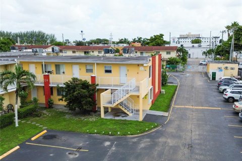 Condo in Hialeah, Florida, 1 bedroom  № 1348732 - photo 11