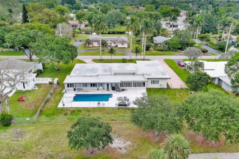 Villa ou maison à vendre à Plantation, Floride: 5 chambres, 407.19 m2 № 1348777 - photo 1