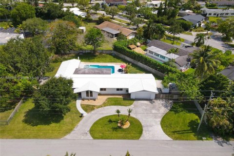 Villa ou maison à vendre à Palmetto Bay, Floride: 4 chambres, 248.51 m2 № 1173593 - photo 26