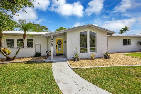 Villa ou maison à vendre à Palmetto Bay, Floride: 4 chambres, 248.51 m2 № 1173593 - photo 2