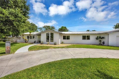 Villa ou maison à vendre à Palmetto Bay, Floride: 4 chambres, 248.51 m2 № 1173593 - photo 1