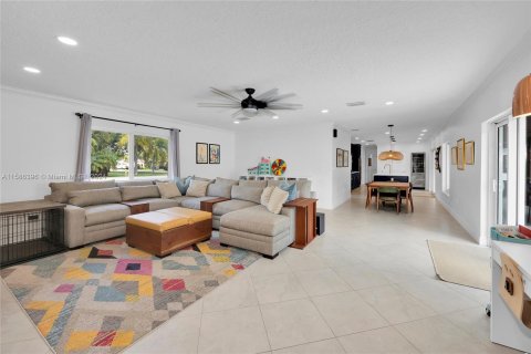 Villa ou maison à vendre à Palmetto Bay, Floride: 4 chambres, 248.51 m2 № 1173593 - photo 14