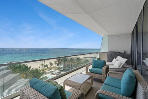 Condominio en venta en Sunny Isles Beach, Florida, 4 dormitorios, 302.12 m2 № 1173594 - foto 18