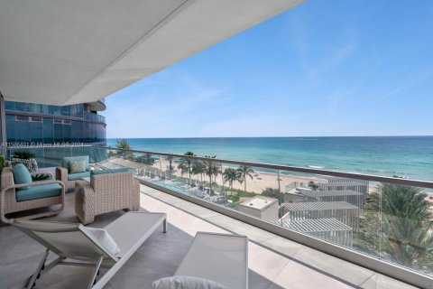 Condominio en venta en Sunny Isles Beach, Florida, 4 dormitorios, 302.12 m2 № 1173594 - foto 19