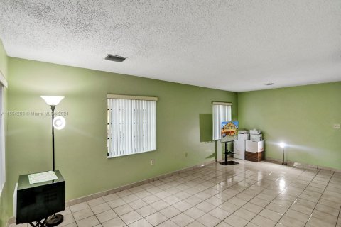 Купить кондоминиум в Майами, Флорида 3 спальни, 121.98м2, № 1080891 - фото 9