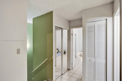Купить кондоминиум в Майами, Флорида 3 спальни, 121.98м2, № 1080891 - фото 12