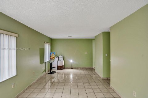 Купить кондоминиум в Майами, Флорида 3 спальни, 121.98м2, № 1080891 - фото 10