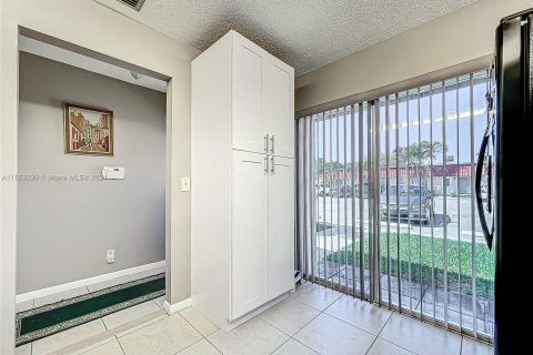 Condominio en venta en Lake Worth, Florida, 2 dormitorios, 87.42 m2 № 1080940 - foto 3