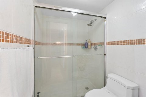 Condominio en venta en Miami Beach, Florida, 2 dormitorios, 110.55 m2 № 1441528 - foto 10