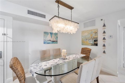 Condominio en venta en Miami Beach, Florida, 2 dormitorios, 110.55 m2 № 1441528 - foto 17