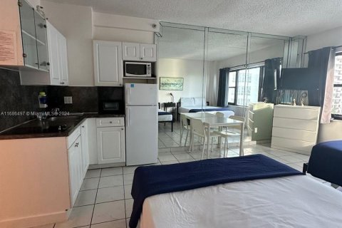 Condominio en venta en Miami Beach, Florida, 30.66 m2 № 1441530 - foto 6