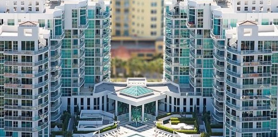 Condo à Aventura, Floride, 2 chambres  № 1240301