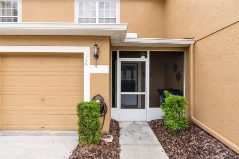 Townhouse in Land O' Lakes, Florida 2 bedrooms, 120.4 sq.m. № 1335683 - photo 2