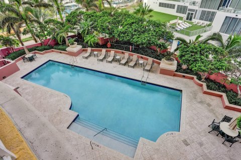 Condominio en venta en Fort Lauderdale, Florida, 3 dormitorios, 243.68 m2 № 1092315 - foto 30