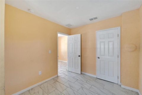 House in Tampa, Florida 2 bedrooms, 63.17 sq.m. № 1361040 - photo 16