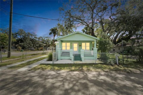 Villa ou maison à vendre à Tampa, Floride: 2 chambres, 63.17 m2 № 1361040 - photo 1