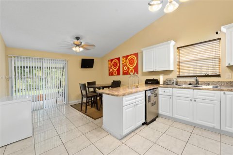 Casa en venta en Lake Worth, Florida, 3 dormitorios, 151.24 m2 № 1309949 - foto 11