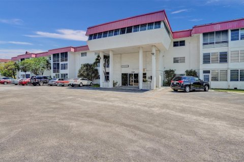 Copropriété à vendre à Lauderhill, Floride: 2 chambres, 88.91 m2 № 1271426 - photo 1