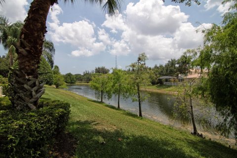 House in Wellington, Florida 3 bedrooms, 185.9 sq.m. № 1182198 - photo 1