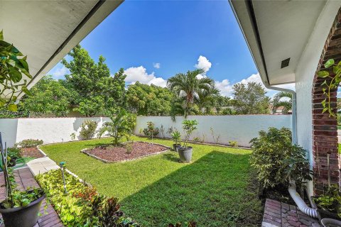 House in Coral Springs, Florida 3 bedrooms, 175.86 sq.m. № 1375996 - photo 7