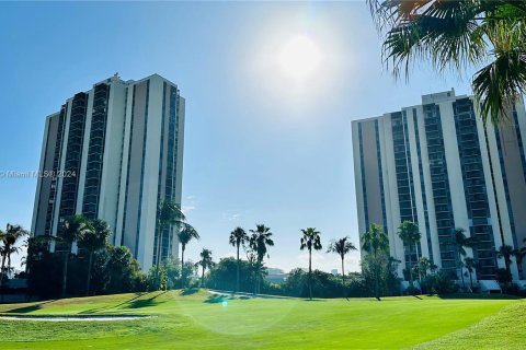 Condo in Aventura, Florida, 2 bedrooms  № 1320945 - photo 20