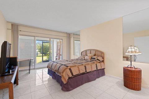 Купить кондоминиум в Лейк-Уорт, Флорида 2 спальни, 101.26м2, № 996459 - фото 13