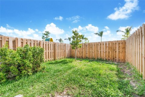 Townhouse in Homestead, Florida 3 bedrooms, 123.37 sq.m. № 1309157 - photo 4