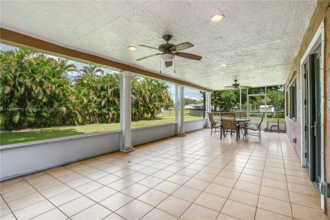 Villa ou maison à vendre à Davie, Floride: 5 chambres, 217.11 m2 № 1309188 - photo 25