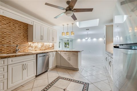 Villa ou maison à vendre à Davie, Floride: 5 chambres, 217.11 m2 № 1309188 - photo 7