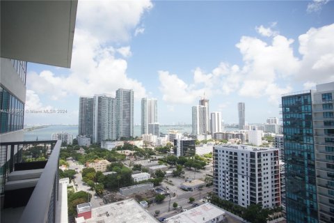 Condo in Miami, Florida, 2 bedrooms  № 1355064 - photo 25