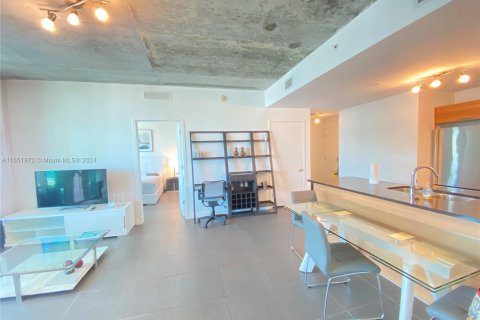 Condominio en alquiler en Miami, Florida, 2 dormitorios, 106.09 m2 № 1355064 - foto 18