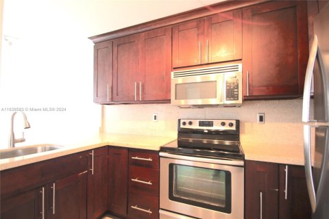 Condominio en venta en Miami Beach, Florida, 1 dormitorio, 53.7 m2 № 1332403 - foto 10