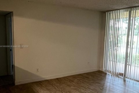 Copropriété à vendre à Pompano Beach, Floride: 2 chambres, 98.2 m2 № 1345489 - photo 3