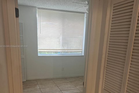 Copropriété à vendre à Pompano Beach, Floride: 2 chambres, 98.2 m2 № 1345489 - photo 4