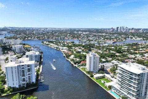 Condo in Fort Lauderdale, Florida, 3 bedrooms  № 957084 - photo 1