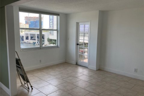 Condo in Fort Lauderdale, Florida, 2 bedrooms  № 957085 - photo 8