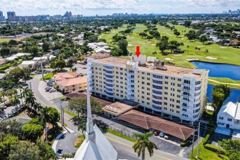 Condo in Fort Lauderdale, Florida, 2 bedrooms  № 1102215 - photo 3