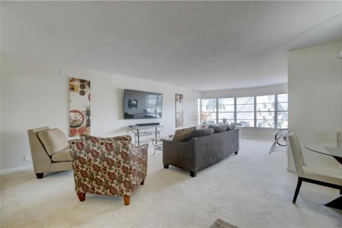 Condo in Fort Lauderdale, Florida, 2 bedrooms  № 1102215 - photo 24