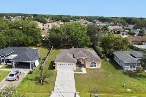 Villa ou maison à vendre à Kissimmee, Floride: 4 chambres, 124.02 m2 № 1157679 - photo 2