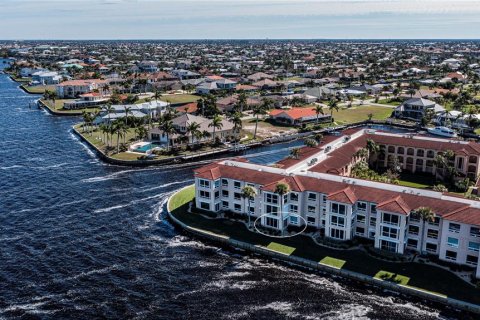 Copropriété à vendre à Punta Gorda, Floride: 2 chambres, 146.88 m2 № 1148058 - photo 3