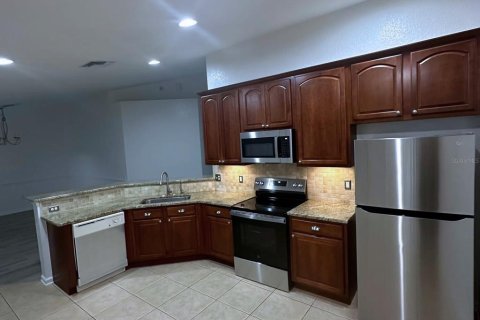 Condo in Sanford, Florida, 3 bedrooms  № 1382368 - photo 5