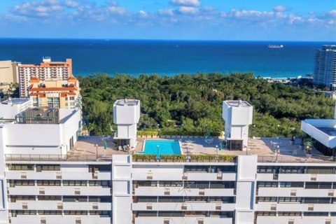 Condominio en venta en Fort Lauderdale, Florida, 2 dormitorios, 139.35 m2 № 936776 - foto 17