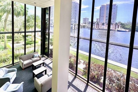 Condo in Fort Lauderdale, Florida, 2 bedrooms  № 936776 - photo 3