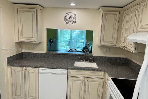 Condominio en venta en Pembroke Pines, Florida, 1 dormitorio, 71.81 m2 № 1230114 - foto 3