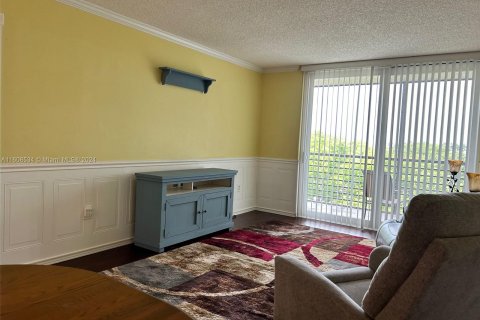 Condominio en venta en Pembroke Pines, Florida, 1 dormitorio, 71.81 m2 № 1230114 - foto 12